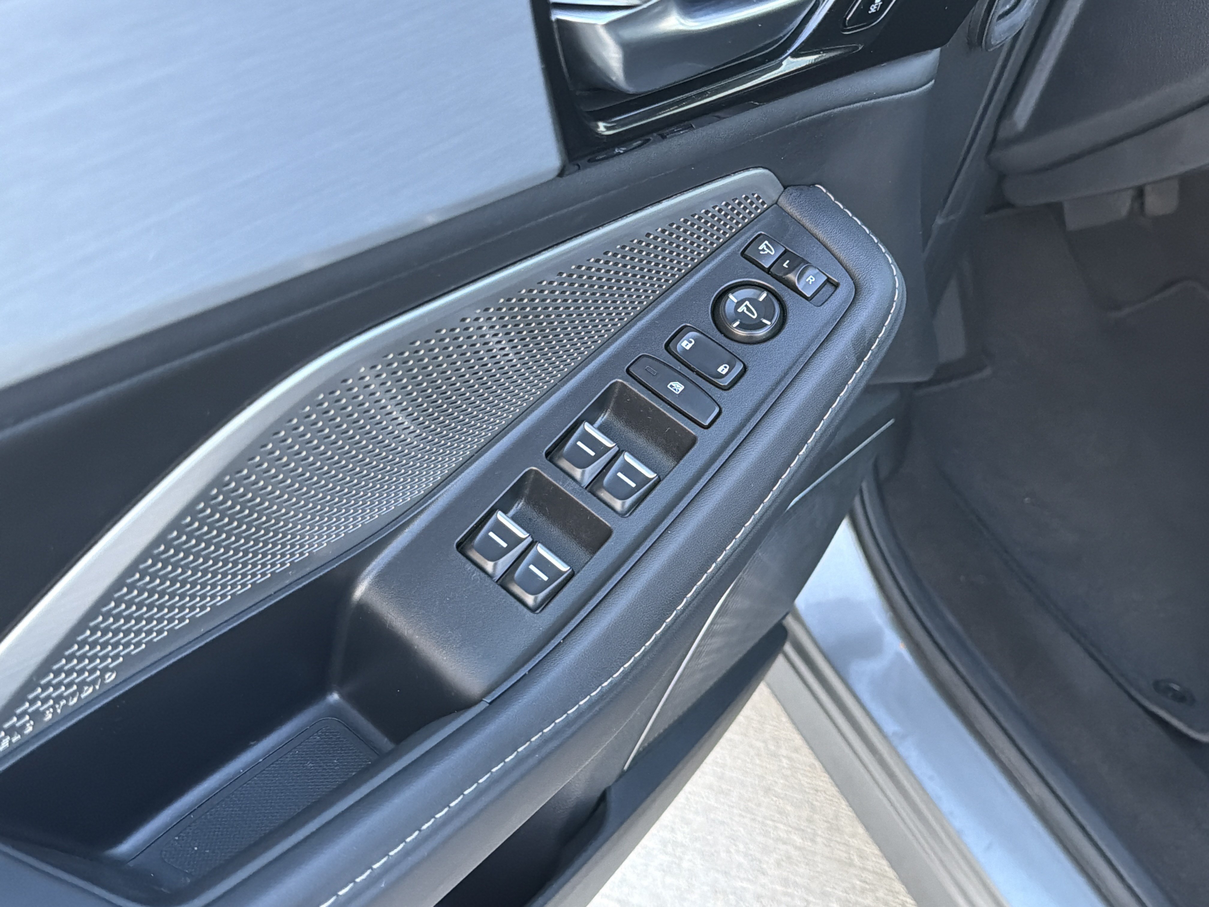 Certified 2023 Acura MDX w/ Technology Package FWD image 8