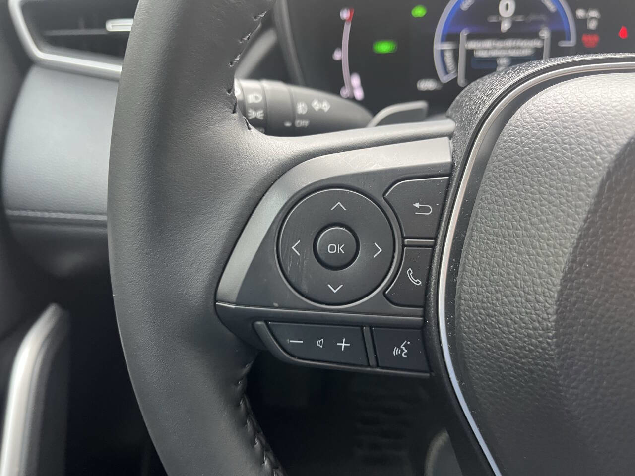 Used 2024 Toyota Corolla Cross AWD Hybrid image 15