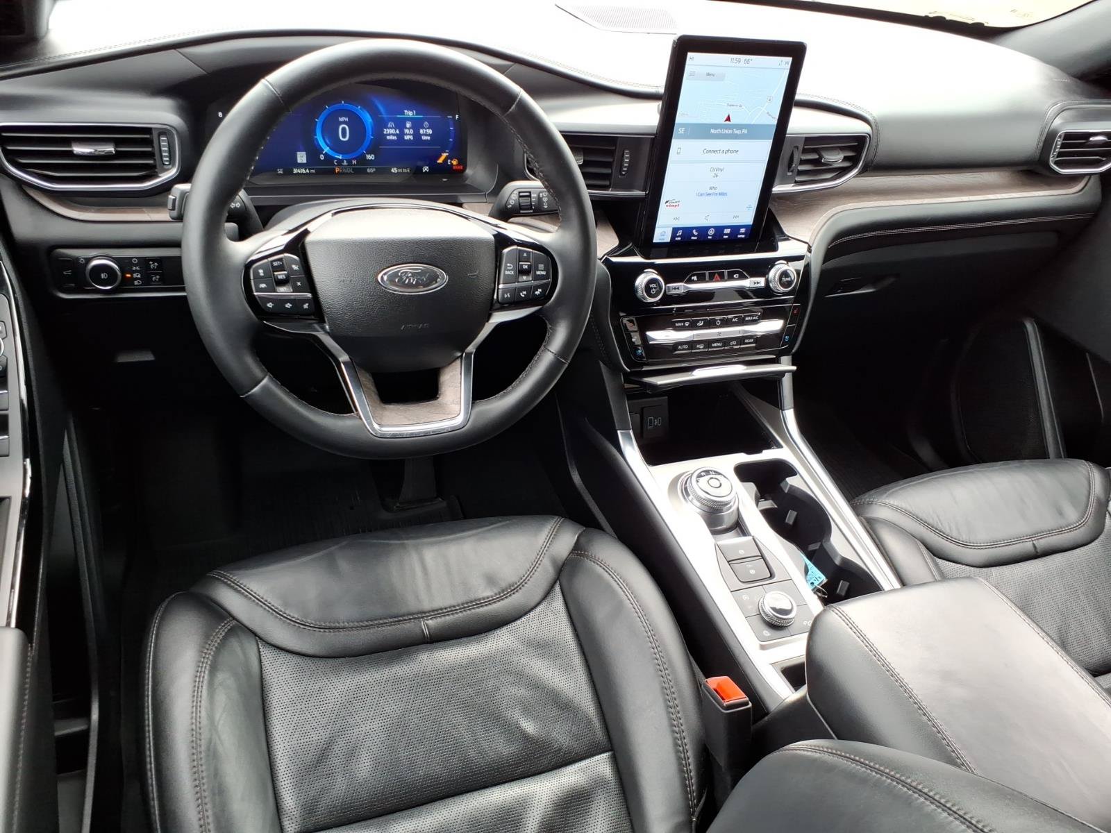 Used 2023 Ford Explorer Platinum w/ Technology Package AWD/4WD image 14