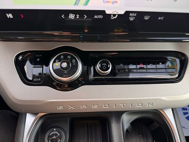 Used 2025 Ford Expedition Active image 16