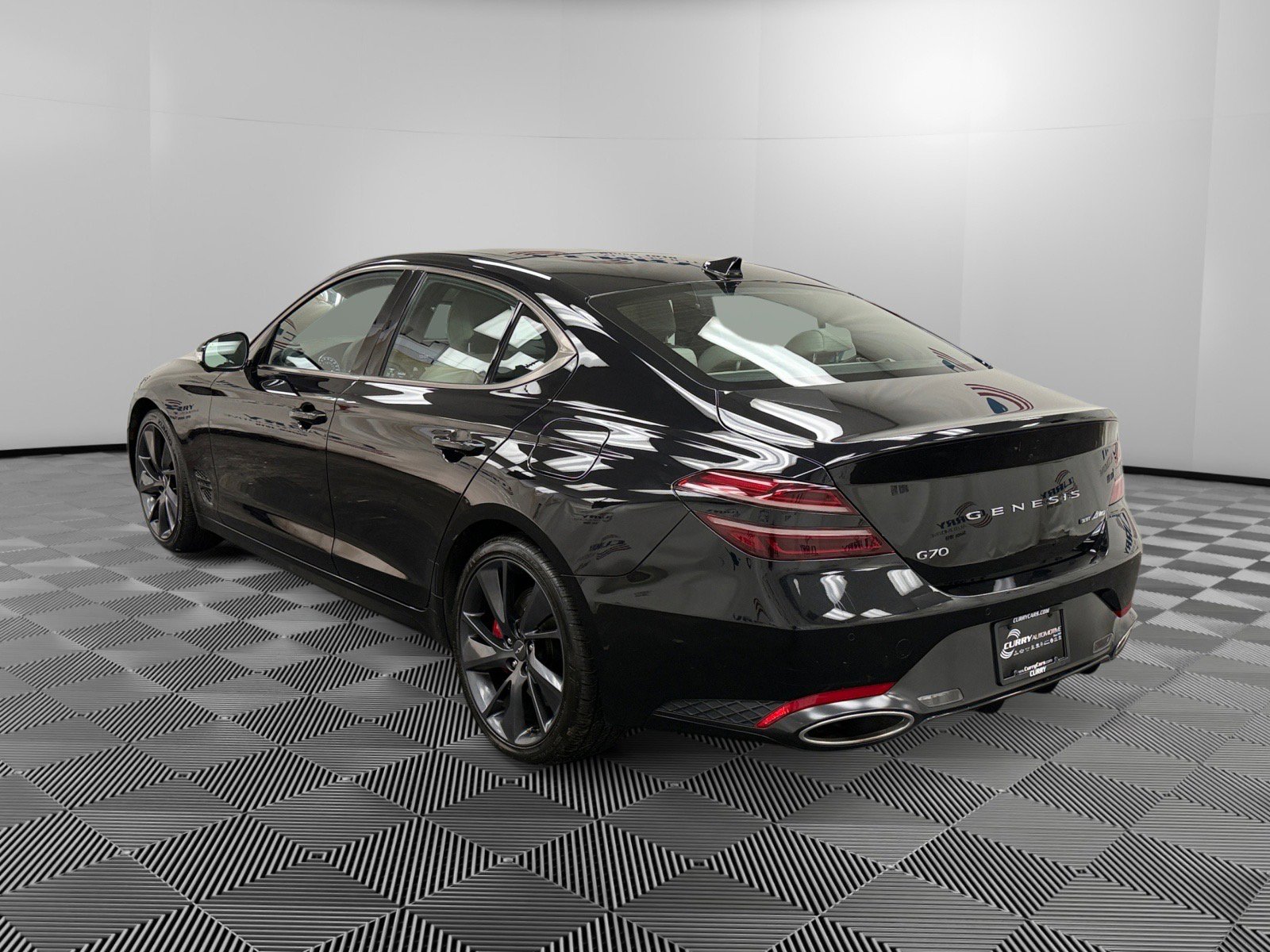 Used 2023 Genesis G70 3.3T w/ Sport Prestige Package image 3