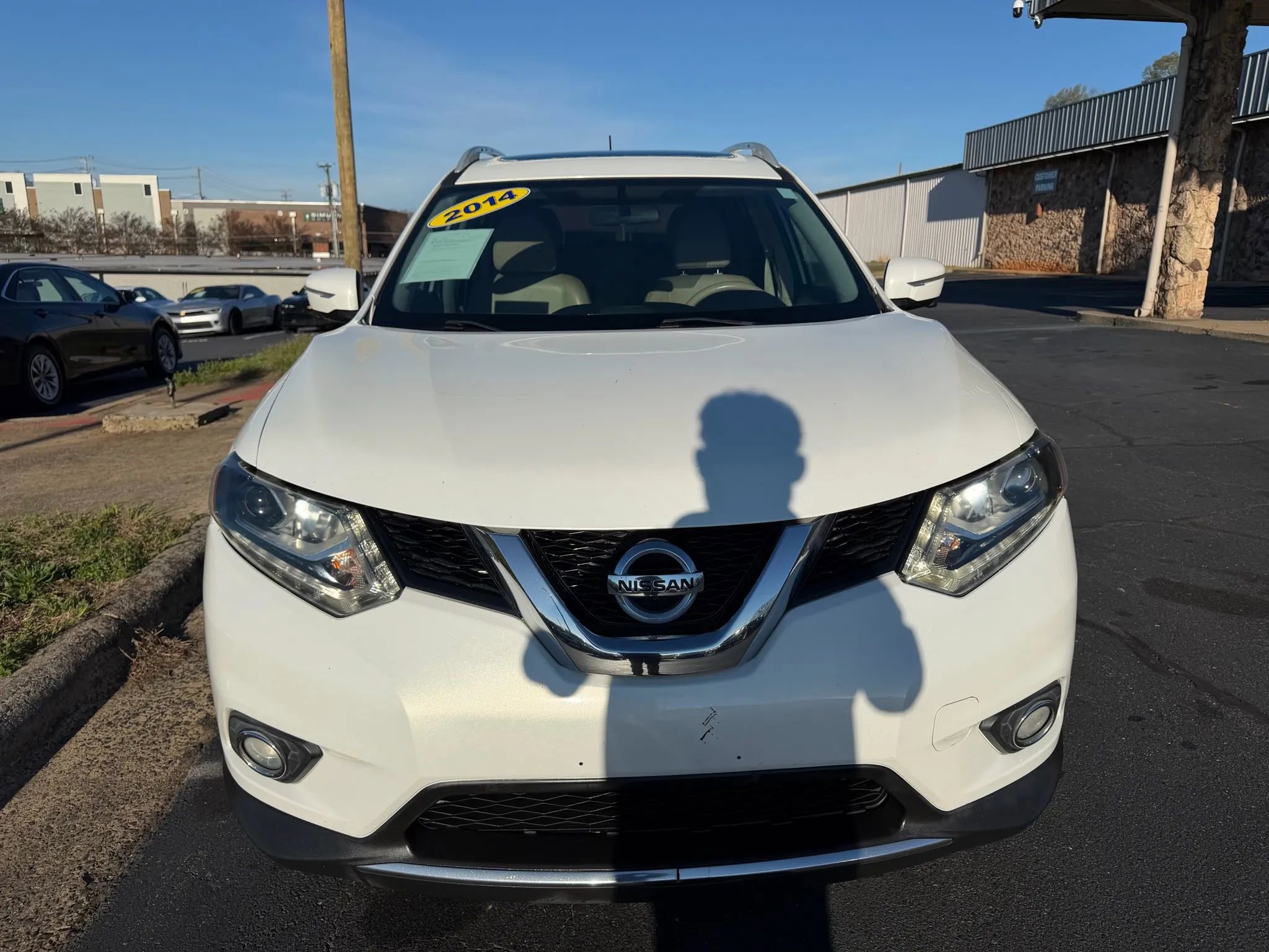 Used 2014 Nissan Rogue SL w/ SL Premium Package image 2