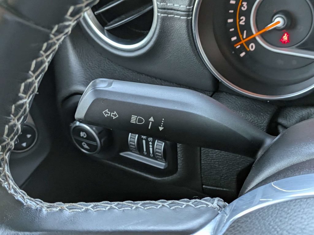 Used 2021 Jeep Gladiator Overland w/ Popular Equipment Package AWD/4WD image 20