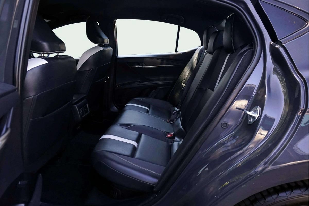 Used 2025 Toyota Camry SE FWD image 18