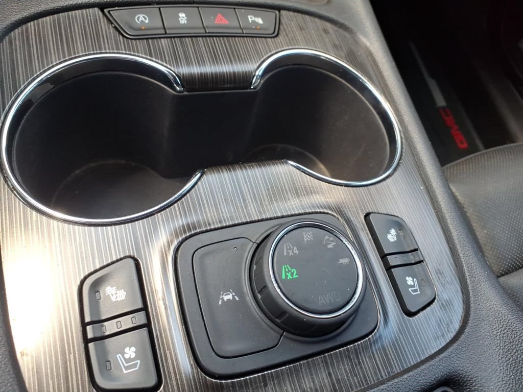 Used 2023 GMC Acadia SLT w/ Technology Package AWD/4WD image 22