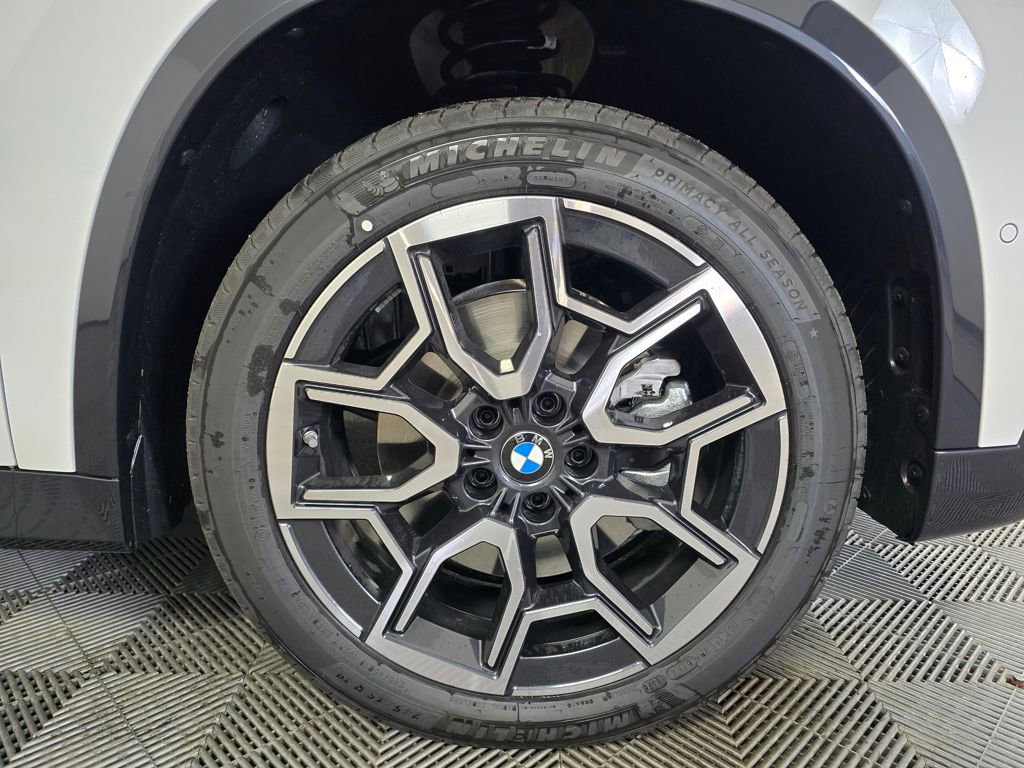 New 2026 BMW X1 xDrive28i w/ Technology Package AWD/4WD image 2