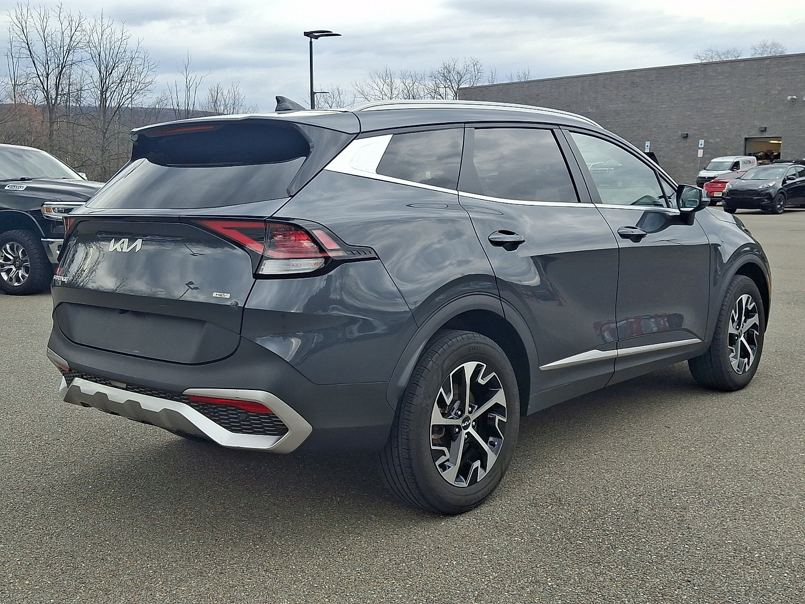 Used 2023 Kia Sportage EX AWD/4WD image 6