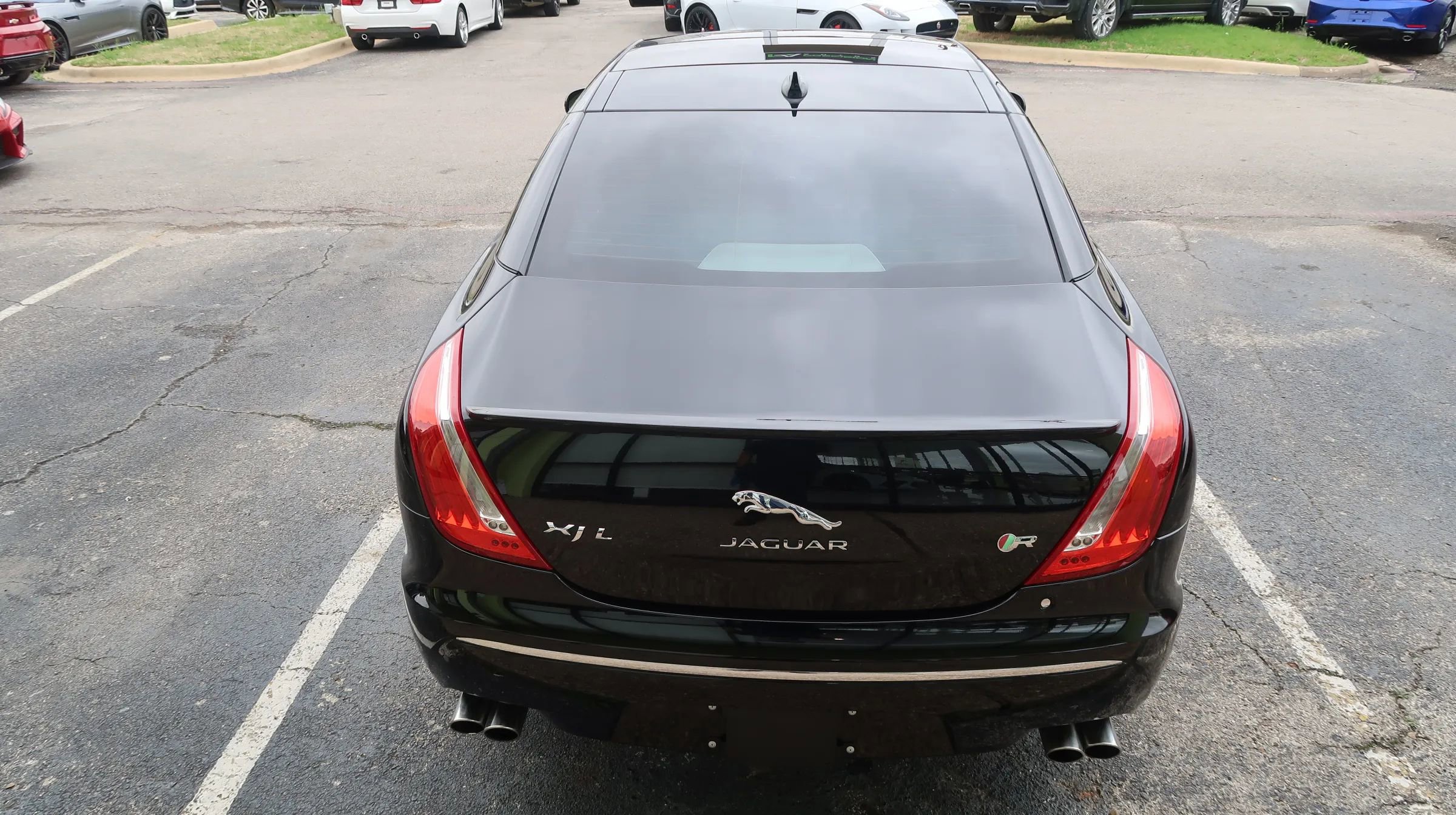 Used 2014 Jaguar XJ R LWB image 10