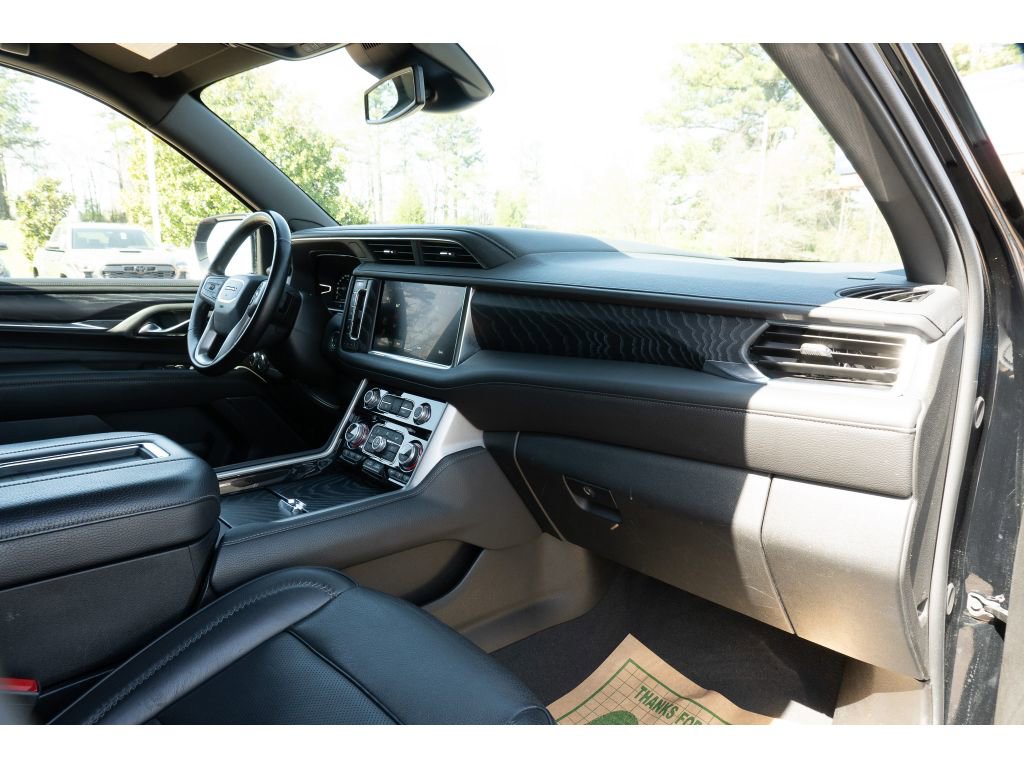 Used 2024 GMC Yukon XL Denali AWD/4WD image 18