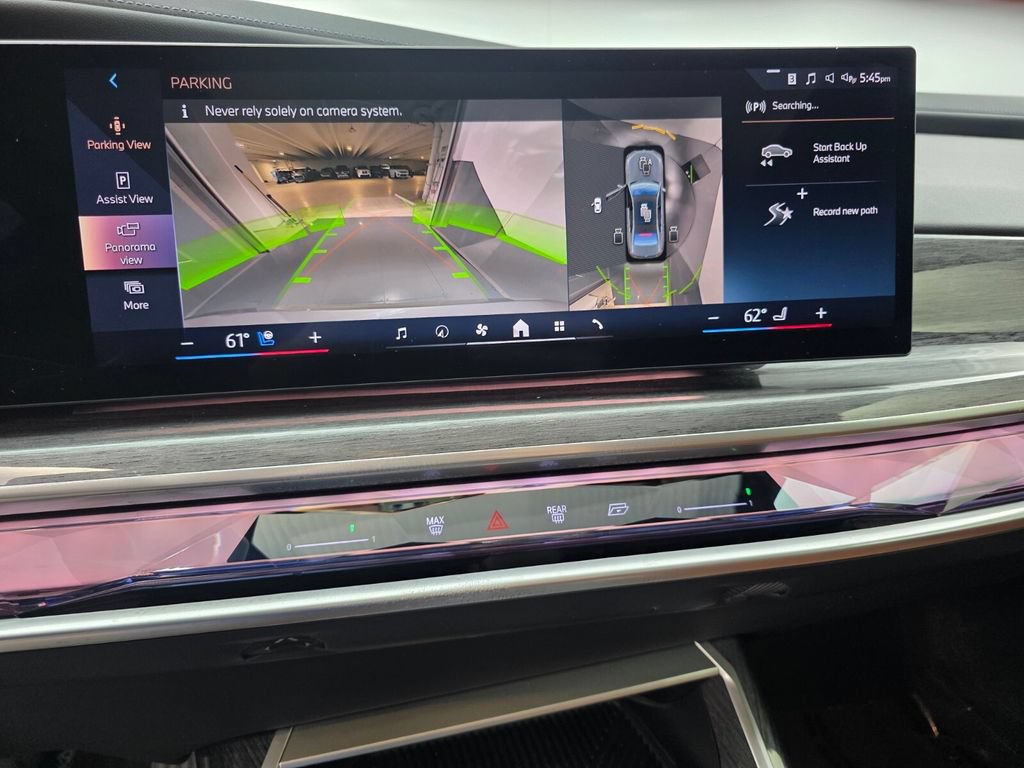 Certified 2023 BMW i7 xDrive60 AWD/4WD image 24