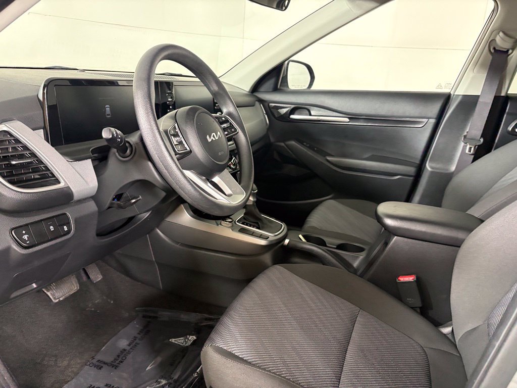 Used 2026 Kia Seltos LX AWD/4WD image 22
