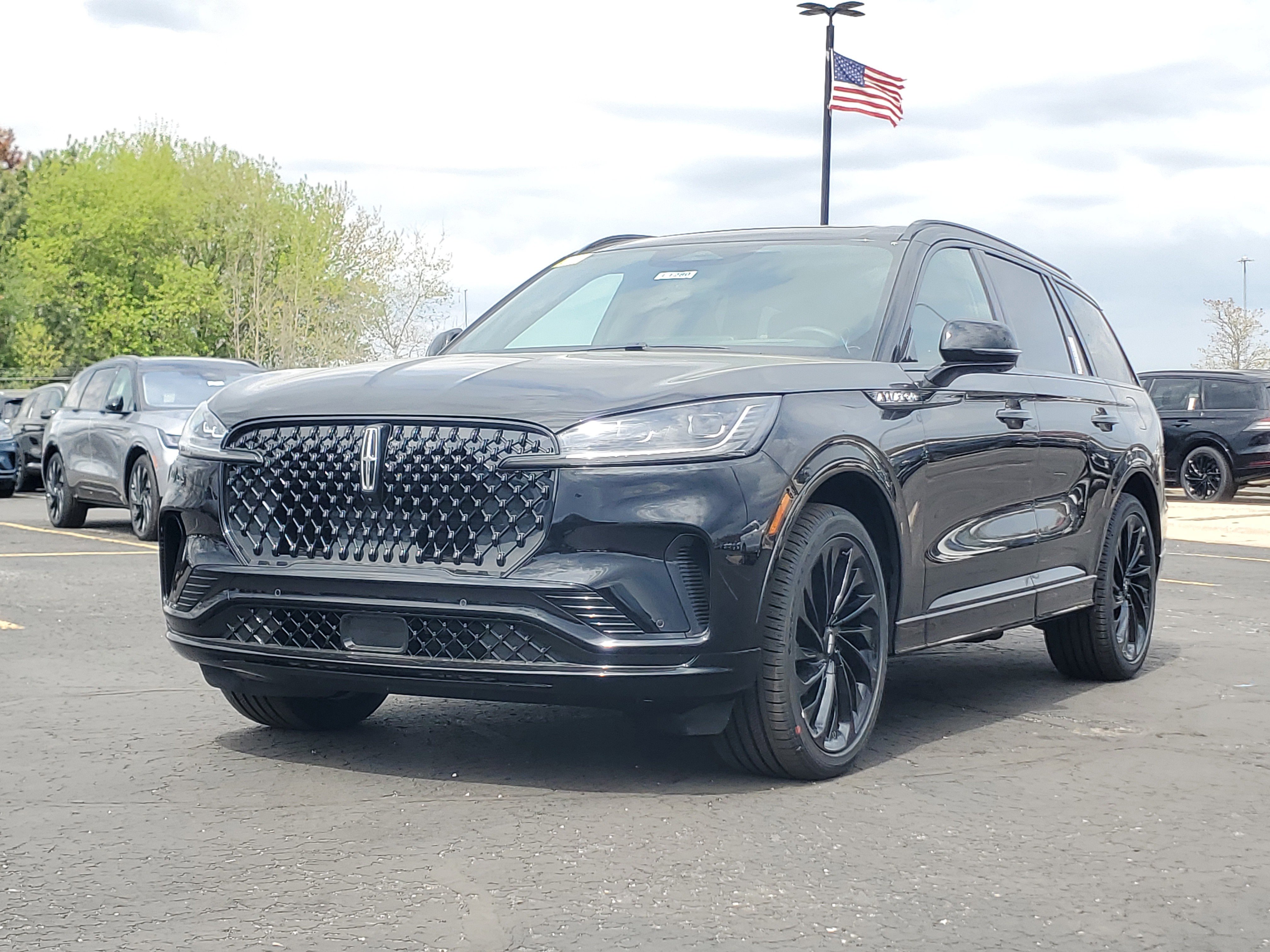 New 2026 Lincoln Aviator Reserve AWD/4WD image 2