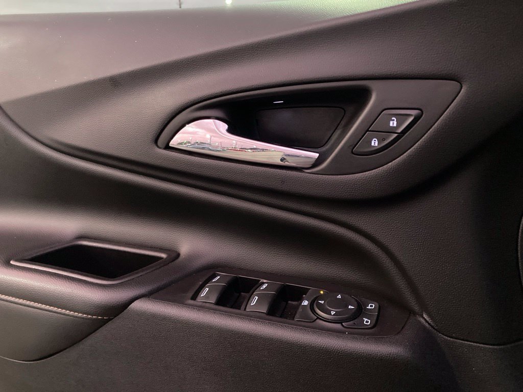 Used 2020 Chevrolet Equinox Premier FWD image 13