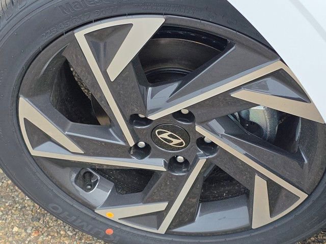 New 2025 Hyundai Elantra Sport image 18
