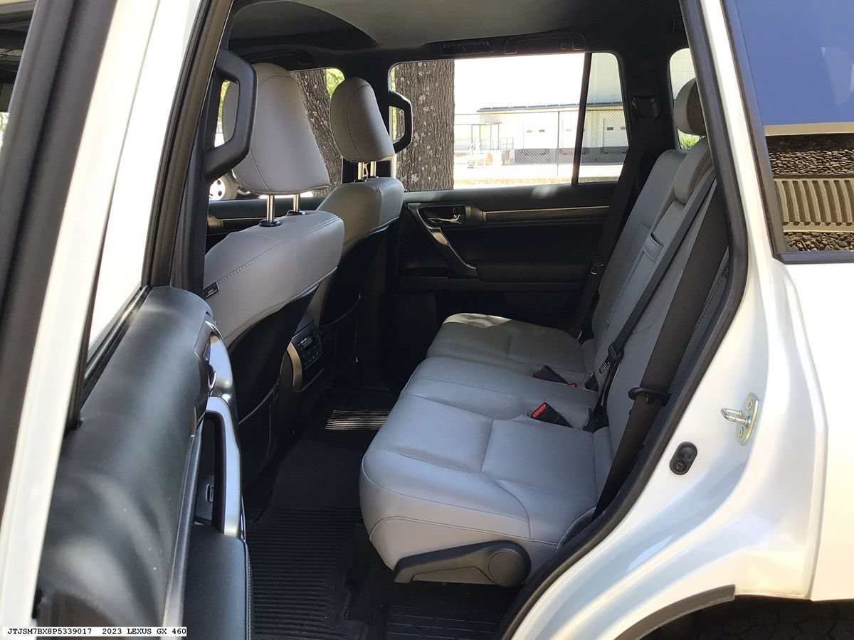 Used 2023 Lexus GX 460 w/ Black Line Special Edition AWD/4WD image 9