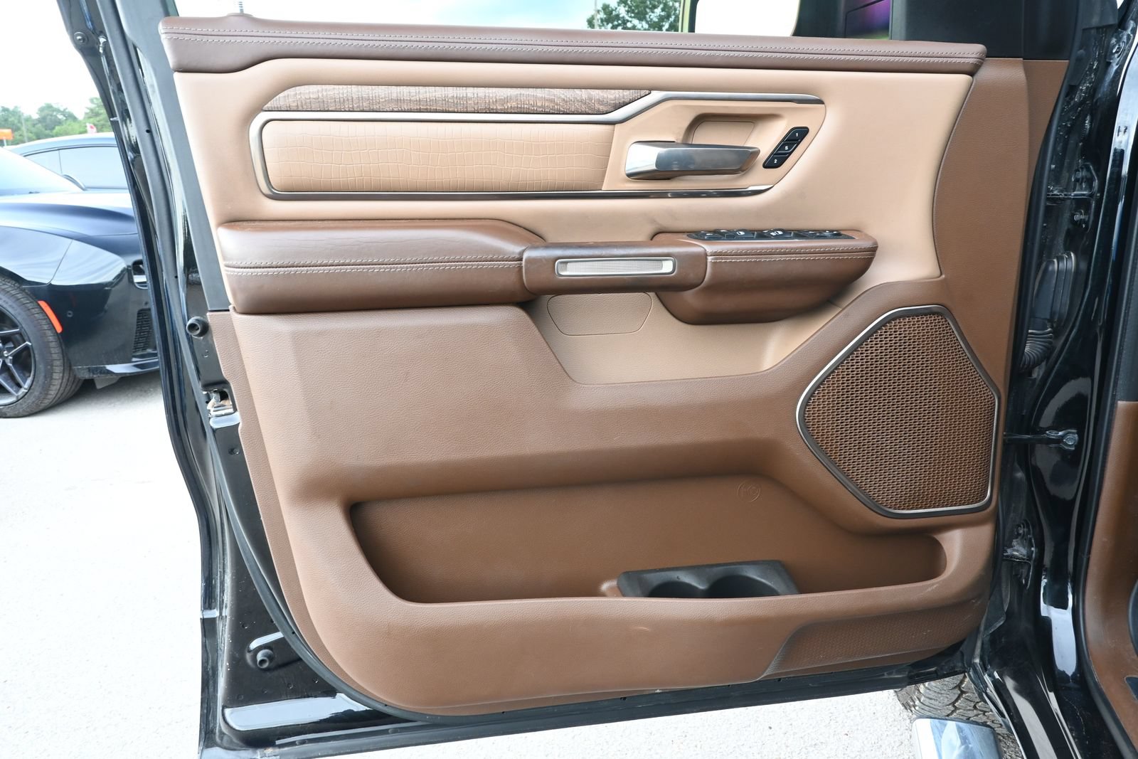 Used 2019 RAM 1500 Limited AWD/4WD image 10