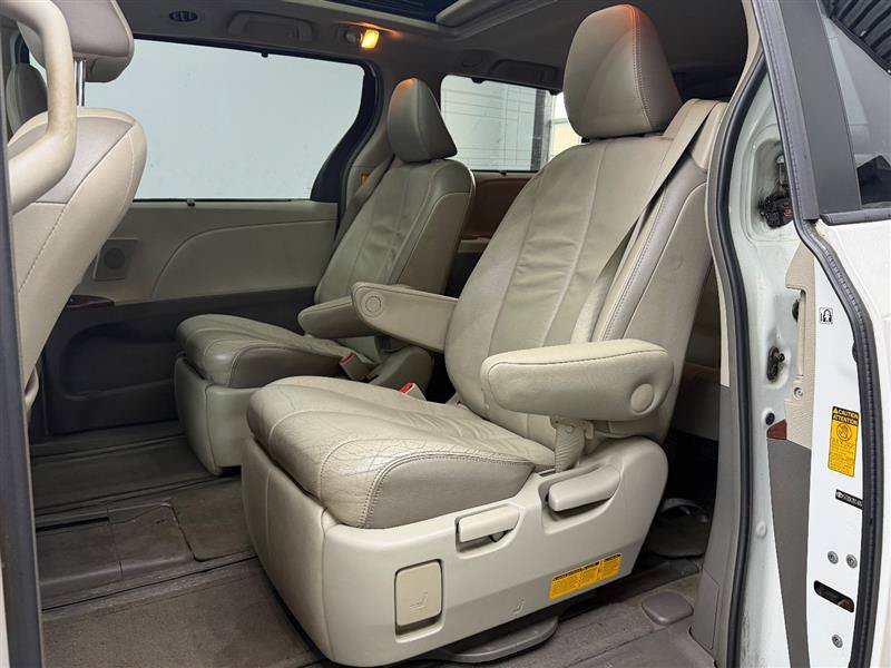 Used 2013 Toyota Sienna Limited w/ Premium Pkg AWD/4WD image 11