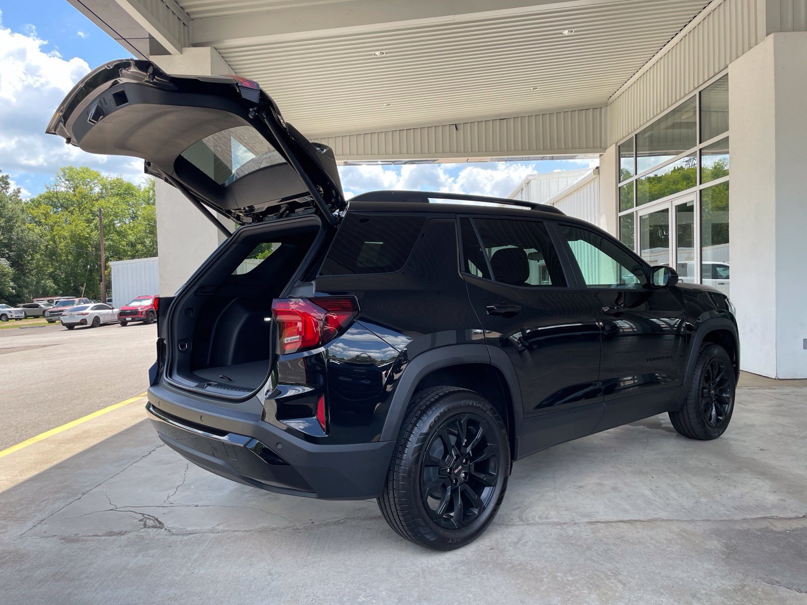 New 2027 GMC Terrain Elevation w/ Elevation Premium Package FWD image 39