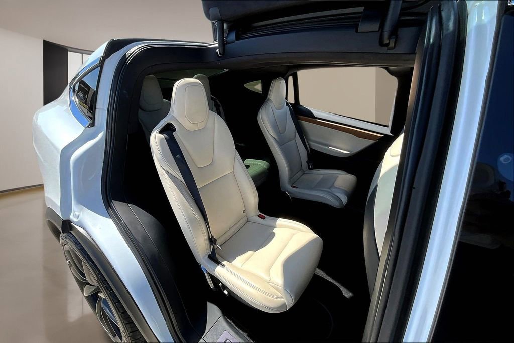 Used 2020 Tesla Model X Long Range image 26