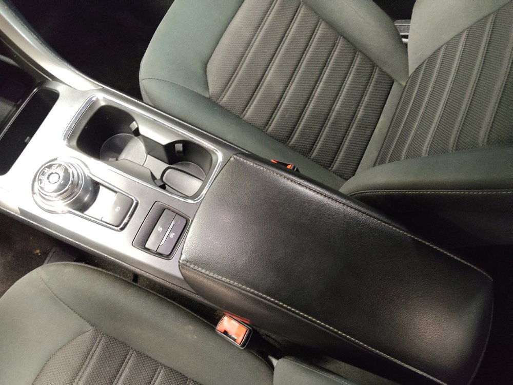 Used 2020 Ford Fusion SE FWD image 26