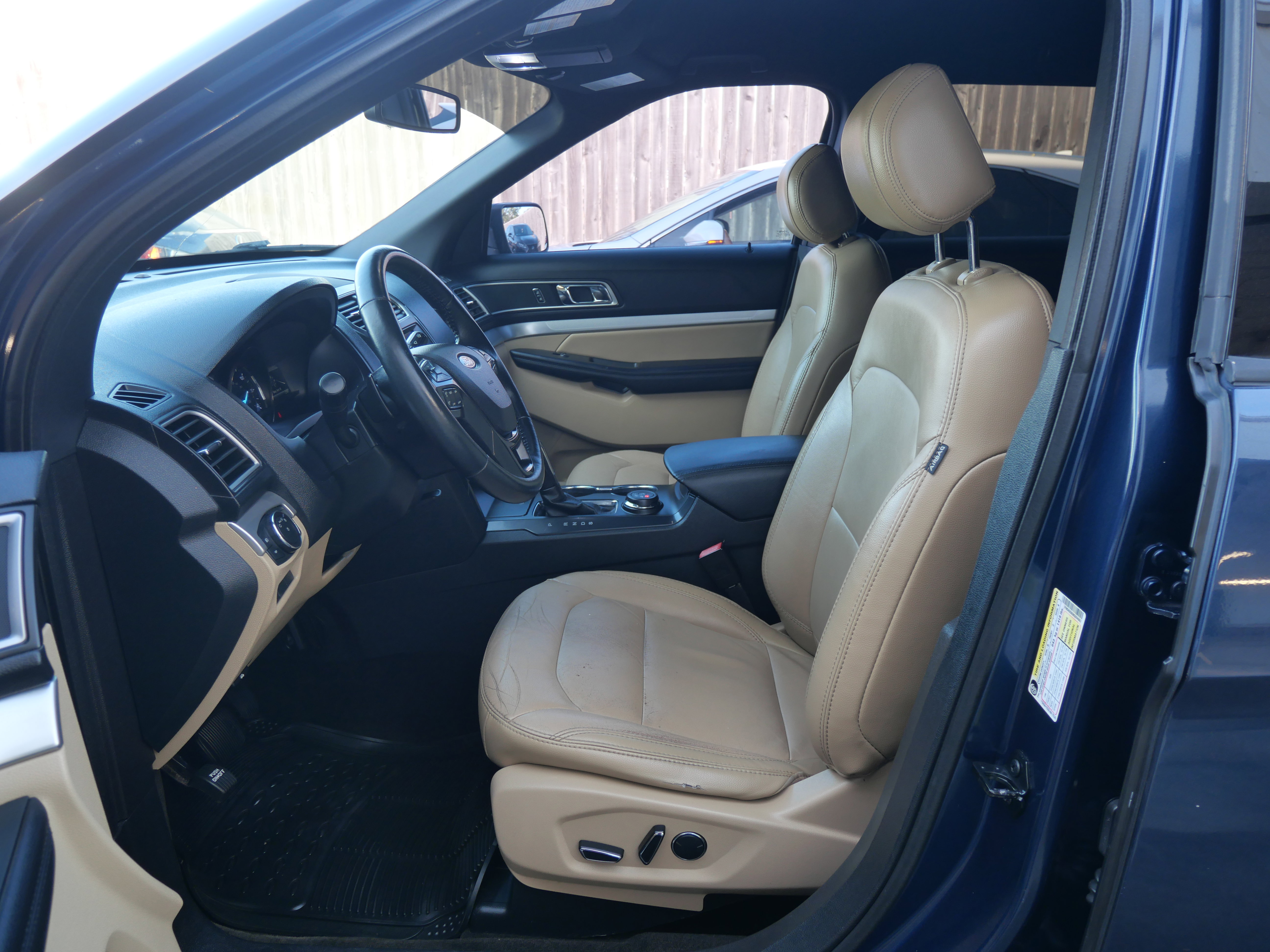 Used 2017 Ford Explorer XLT w/ Equipment Group 202A image 21