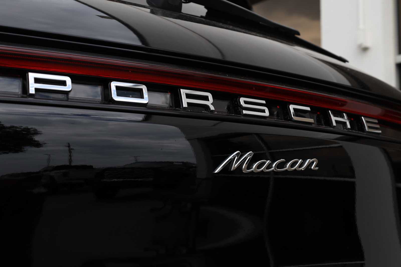 Used 2021 Porsche Macan AWD/4WD image 53