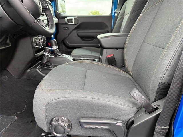 New 2025 Jeep Gladiator Sport image 18