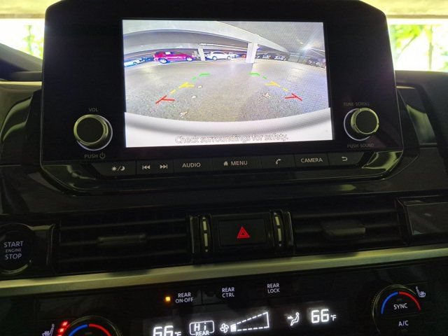 Used 2025 Nissan Pathfinder SV FWD image 16