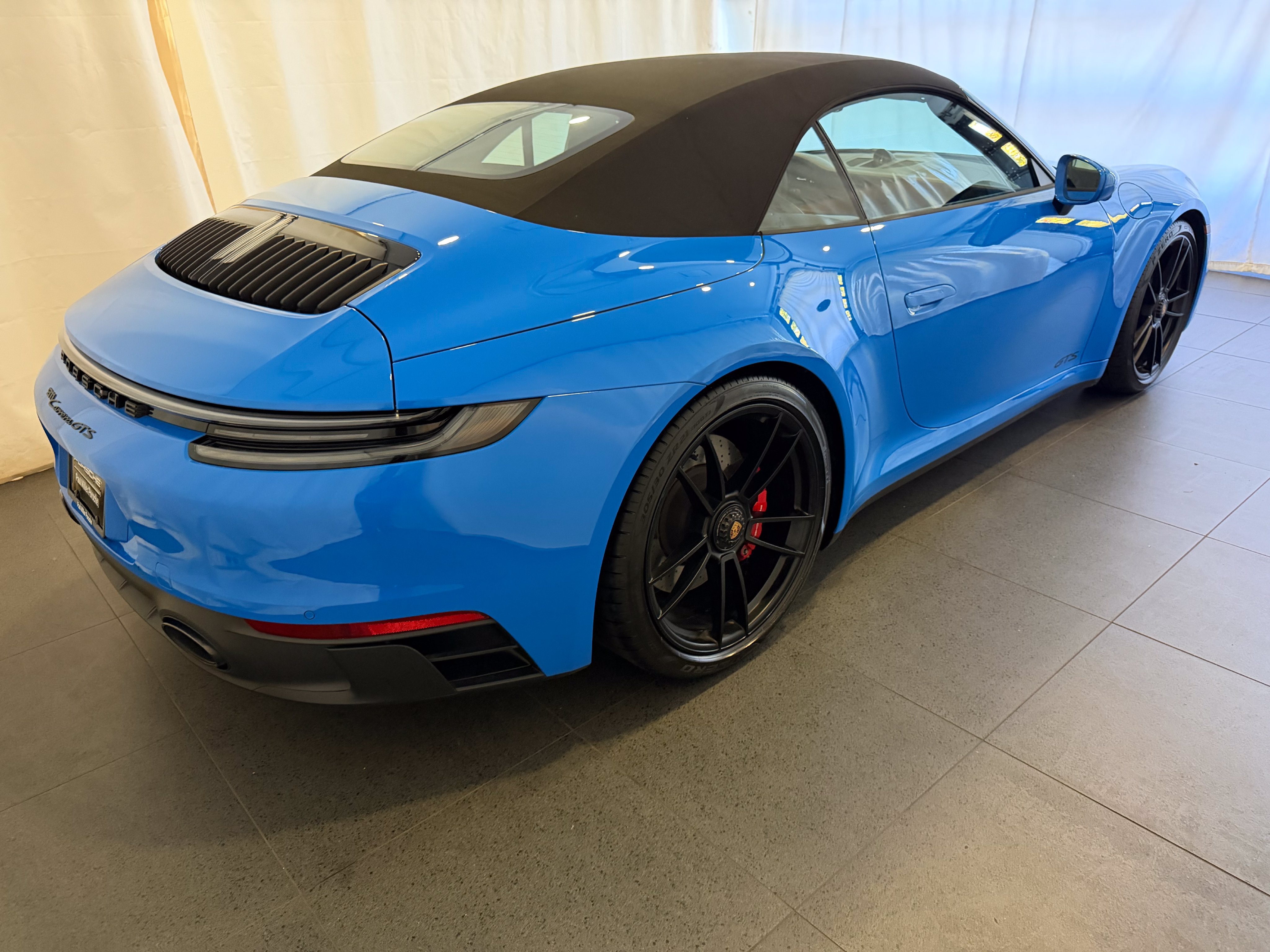 Used 2024 Porsche 911 Carrera GTS RWD image 9