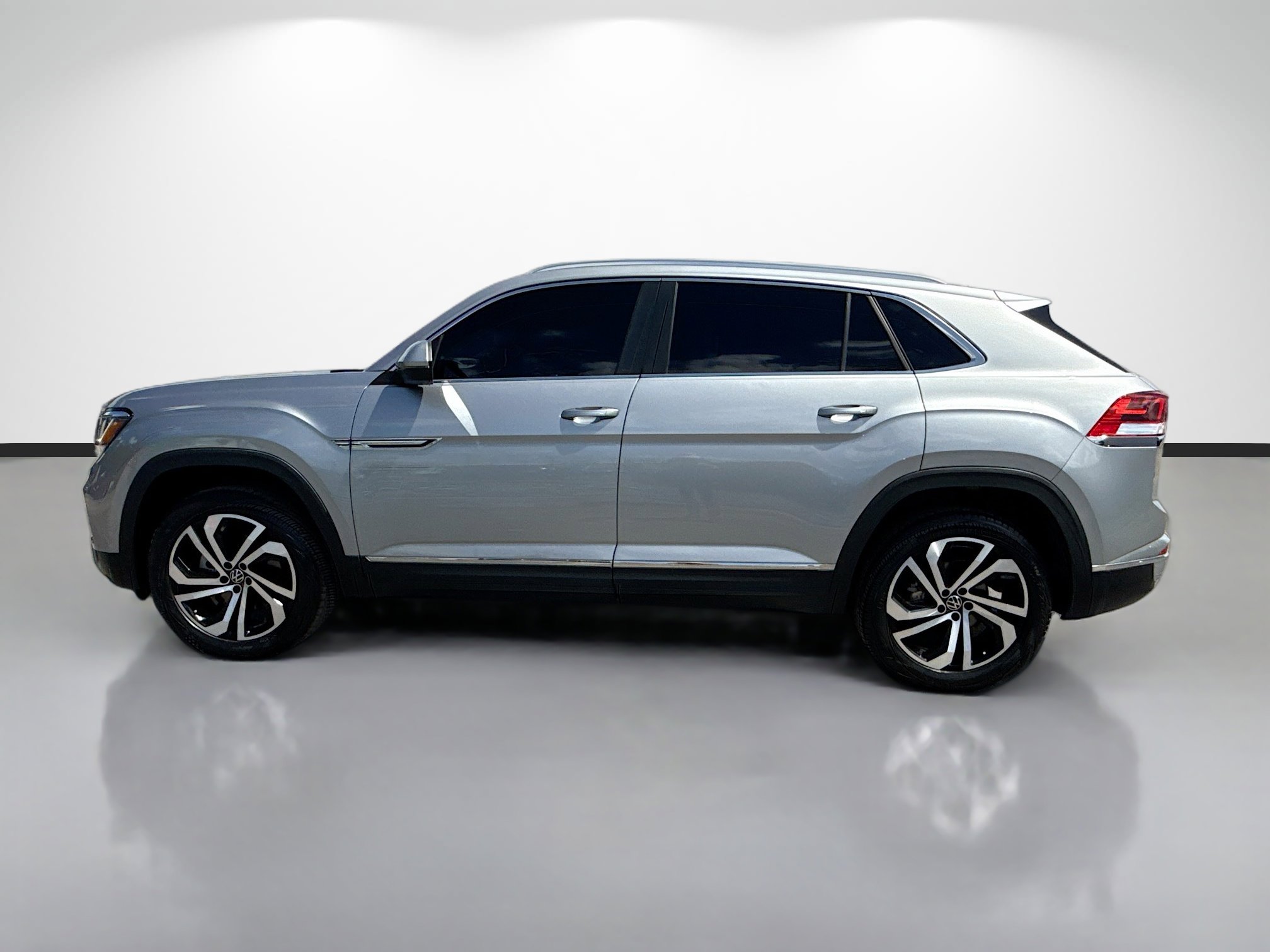 Used 2023 Volkswagen Atlas Cross Sport SEL AWD/4WD image 6