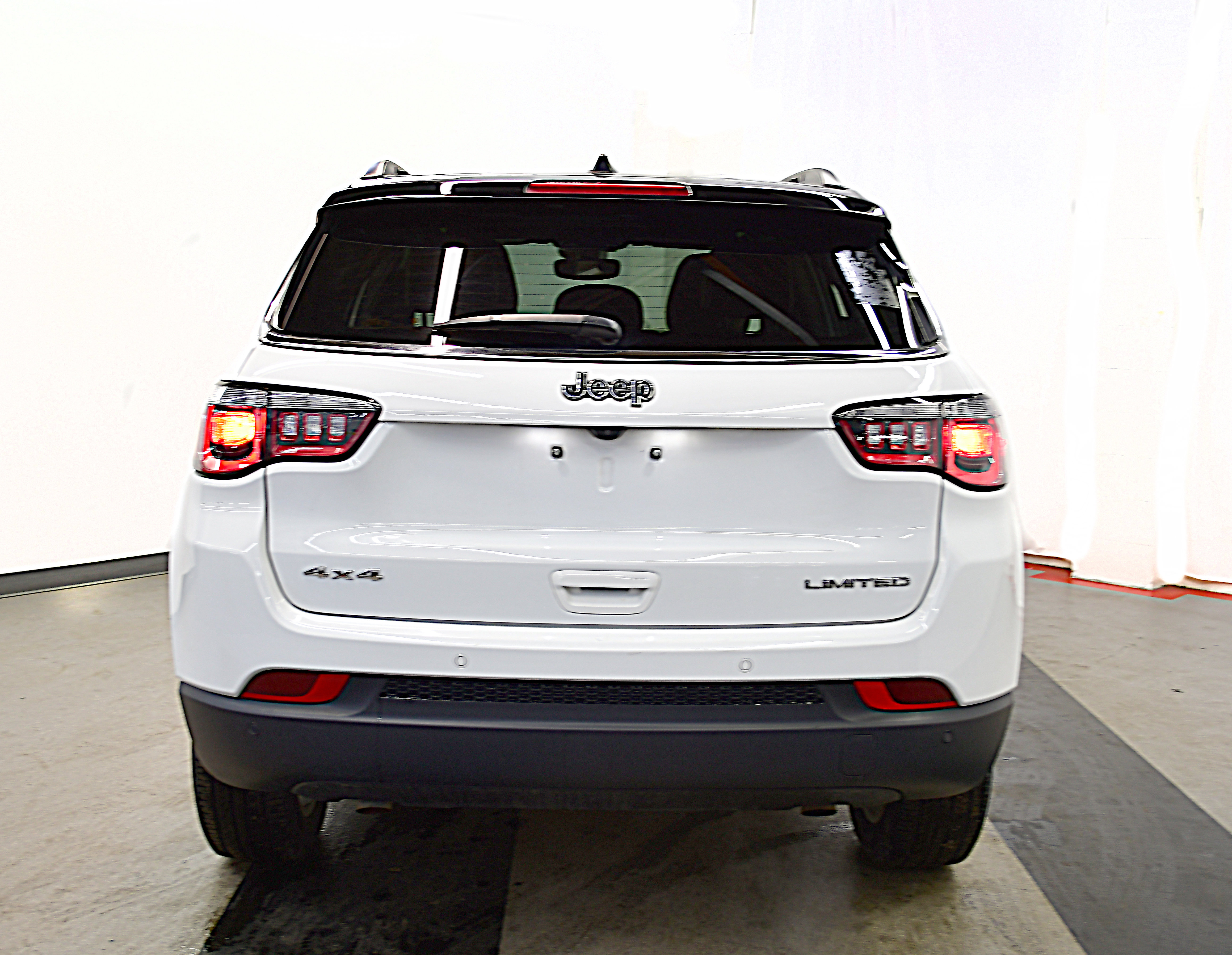 Used 2025 Jeep Compass Limited AWD/4WD image 6