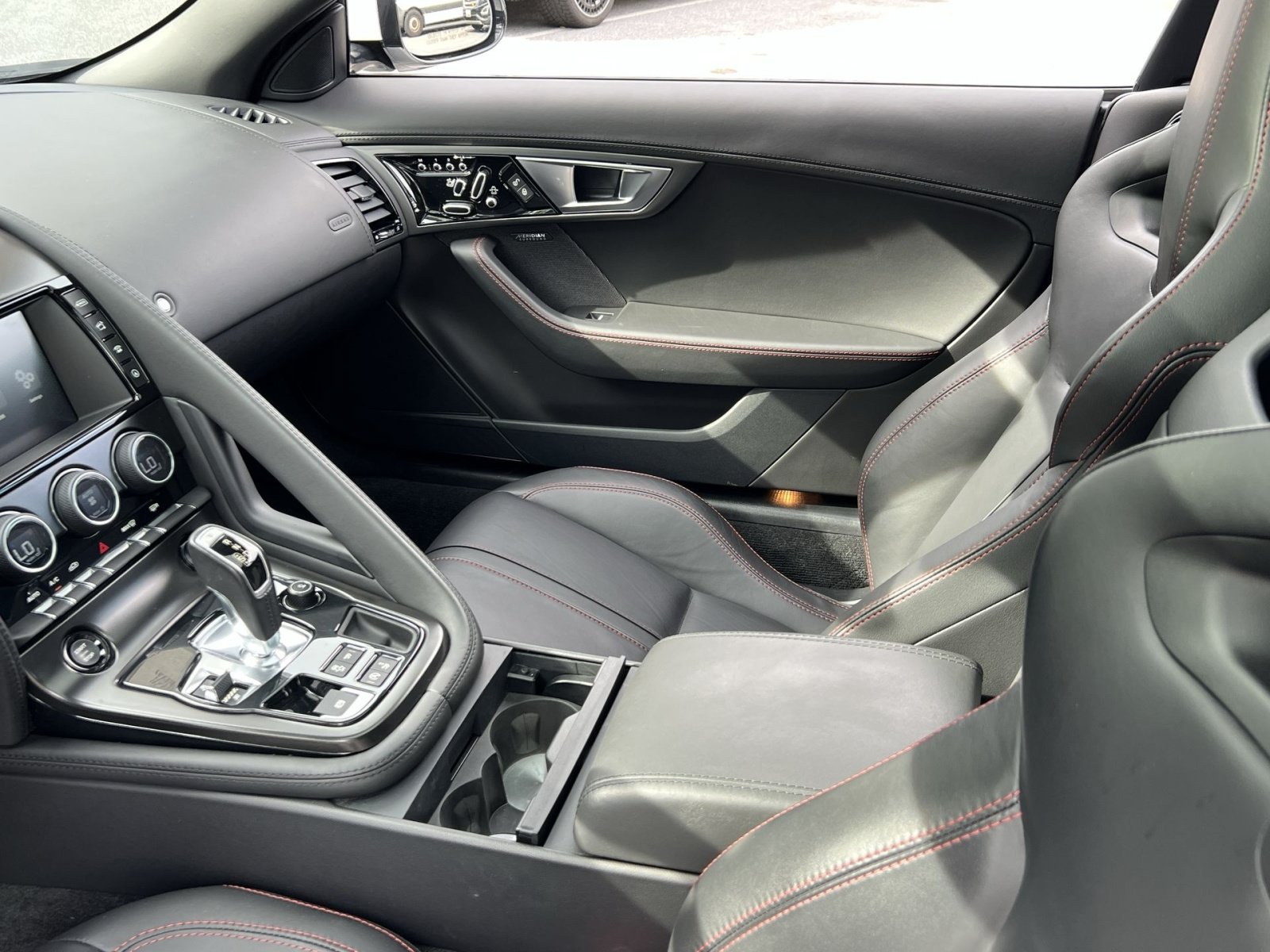 Used 2016 Jaguar F-TYPE Coupe RWD image 14