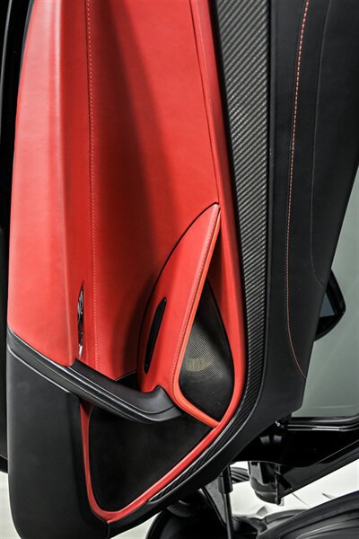 Used 2018 McLaren 720S RWD image 15