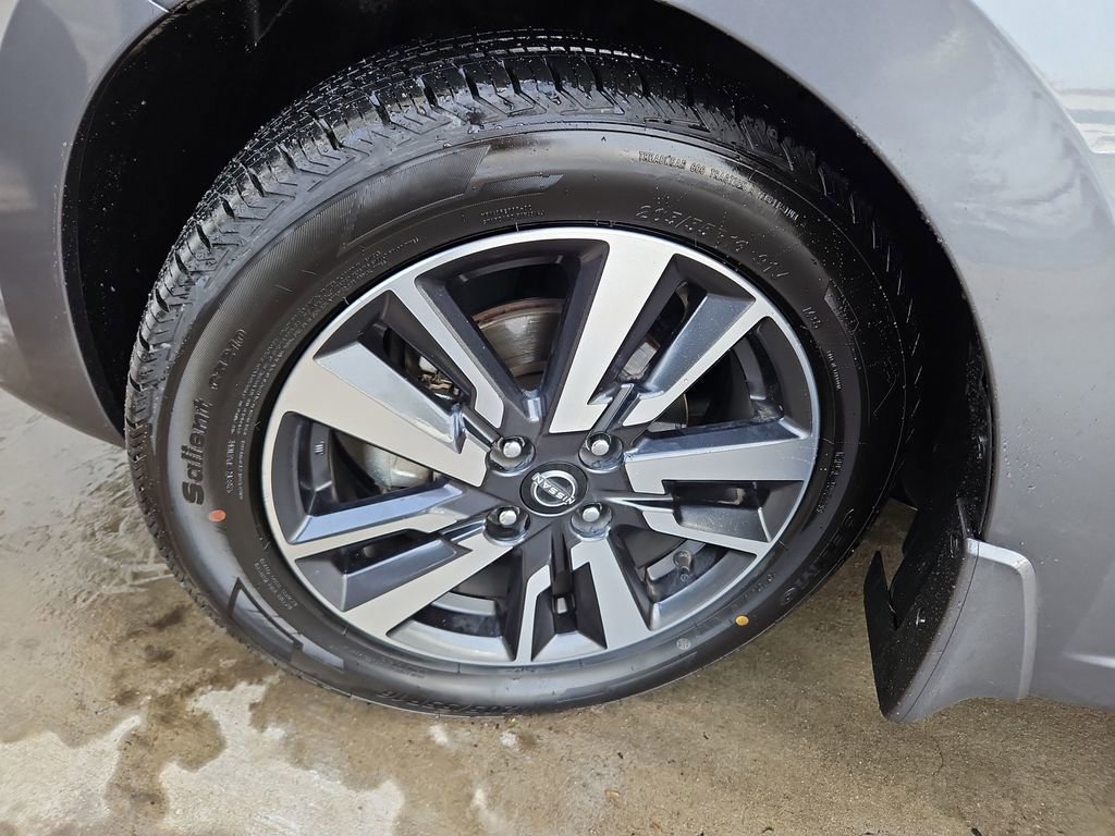 Used 2024 Nissan Versa S w/ S Plus Package image 29