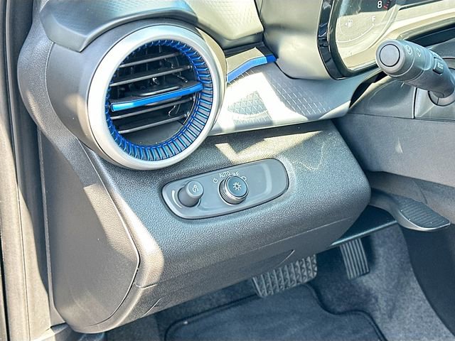 Used 2025 Chevrolet Trax LS FWD image 10