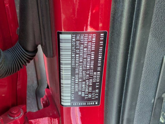 Used 2018 Volkswagen Beetle 2.0T SE image 33