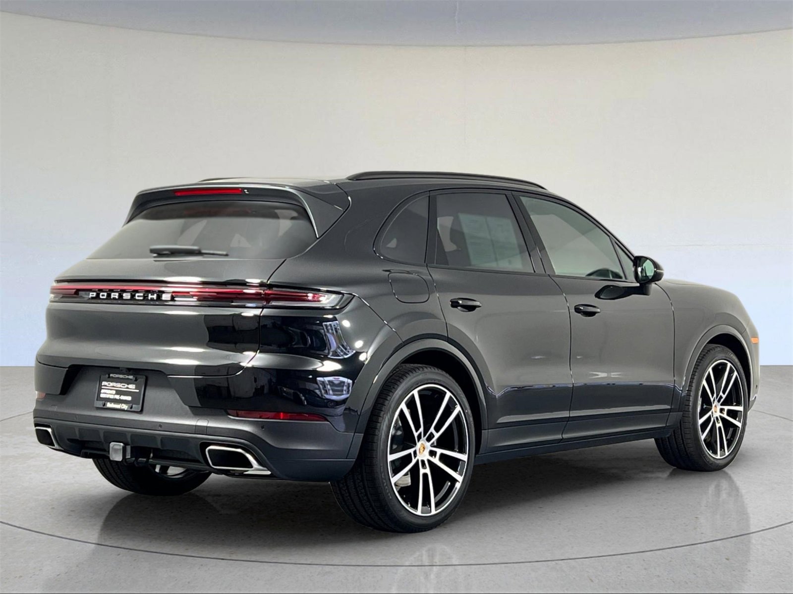 Certified 2025 Porsche Cayenne image 8