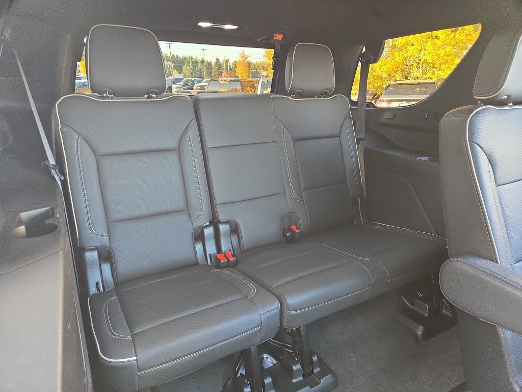 Used 2023 Chevrolet Tahoe Premier AWD/4WD image 16