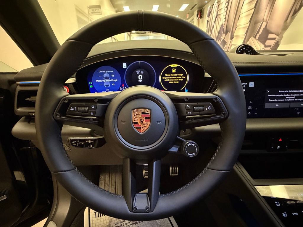 New 2025 Porsche Macan 4S Electric image 18