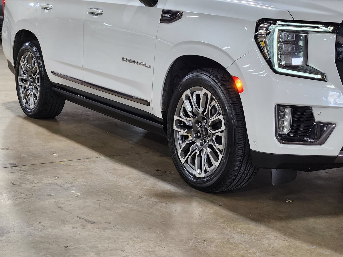 Used 2023 GMC Yukon Denali Ultimate AWD/4WD image 16