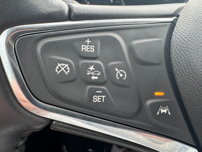 Used 2020 Chevrolet Equinox LT FWD image 16