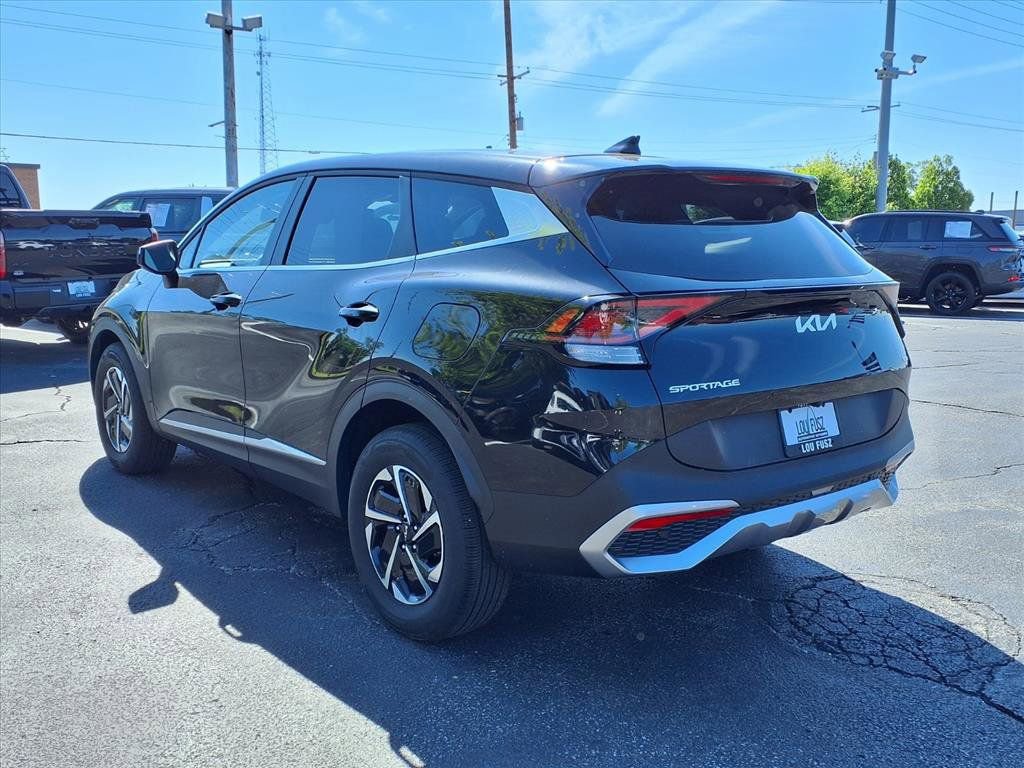 Used 2025 Kia Sportage LX AWD/4WD image 2
