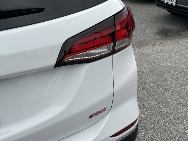 Certified 2023 Chevrolet Equinox RS FWD image 30