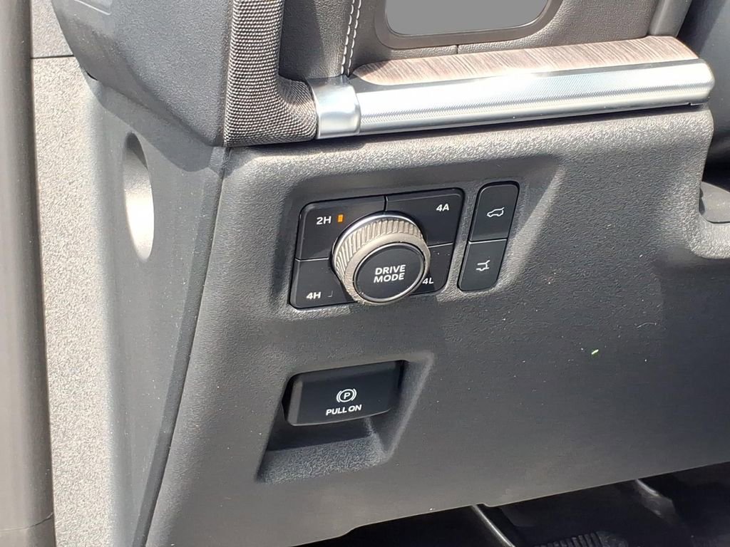 New 2026 Ford Expedition Platinum image 19