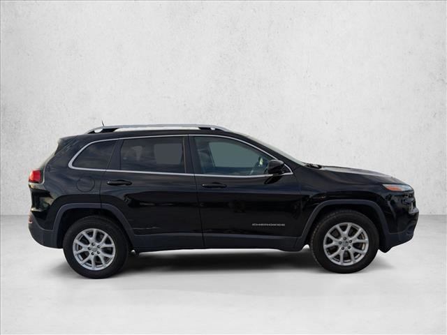 Used 2017 Jeep Cherokee Latitude w/ Cold Weather Group image 4
