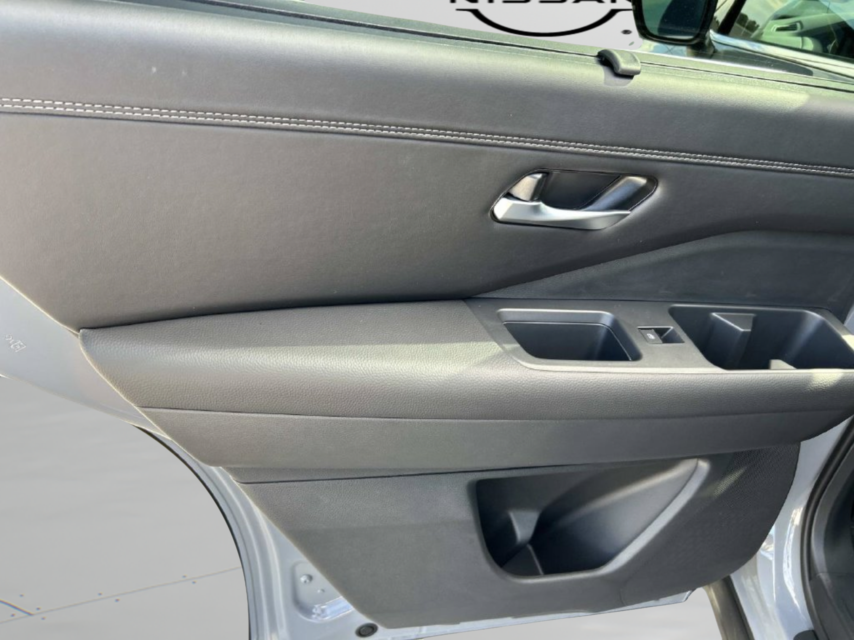 New 2026 Nissan Pathfinder Platinum FWD image 13