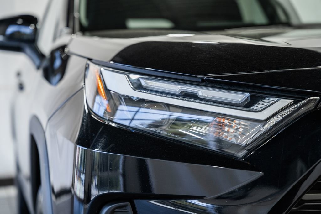 Used 2025 Toyota RAV4 XLE AWD/4WD image 10