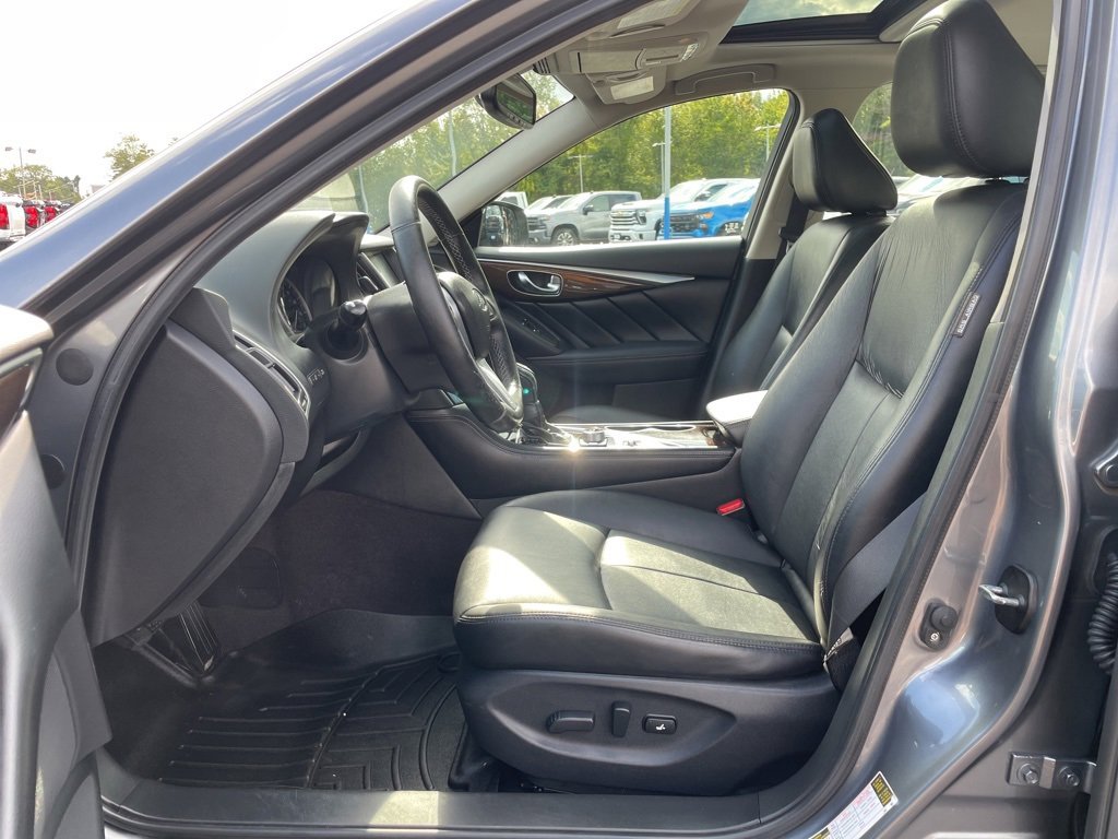 Used 2018 INFINITI Q50 Luxe w/ Essential Package (3.0T Luxe) image 30