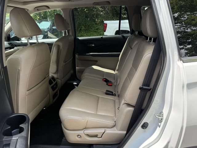 Used 2020 Honda Pilot Touring image 12