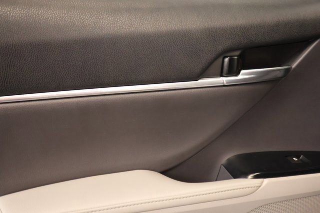 Used 2020 Toyota Camry XLE w/ Navigation Package image 30